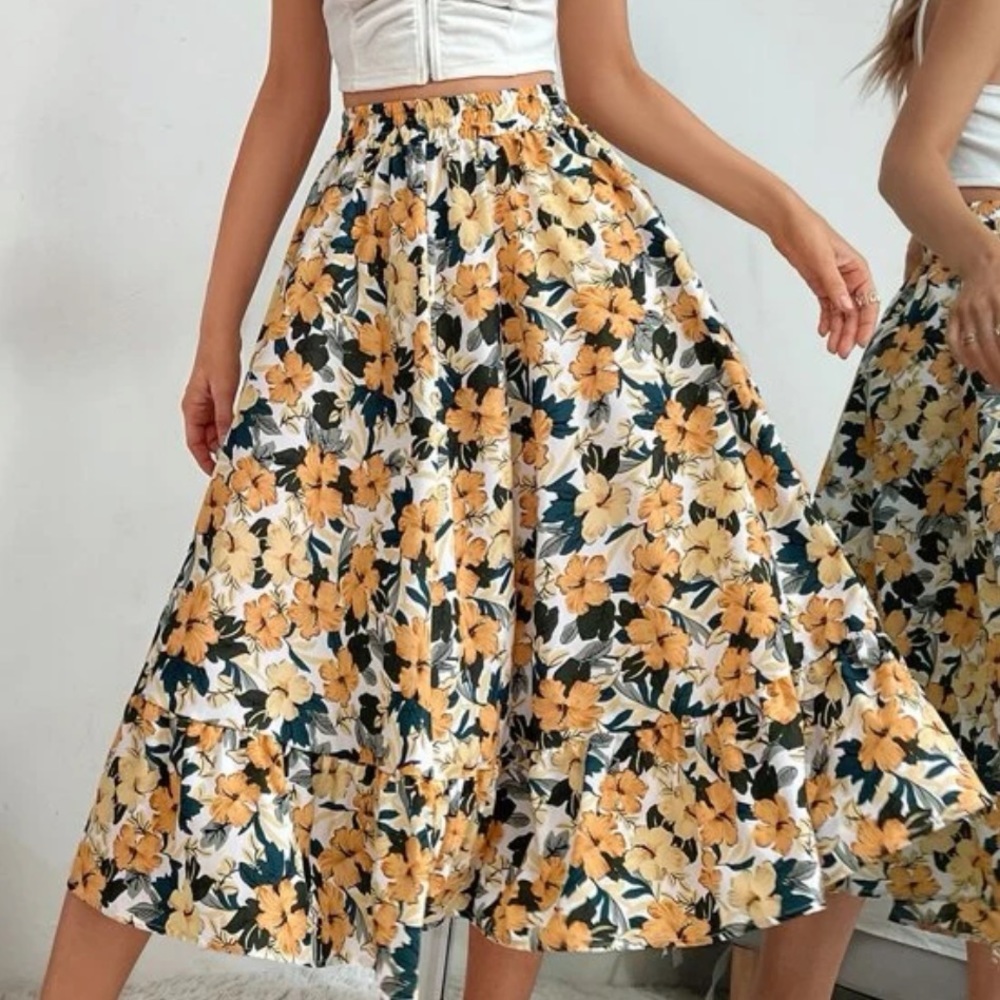 New‎ Floral print flare skirt